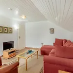 Stunning In Njivice Feriehus Herceg Novi