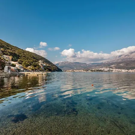 Casa de Férias Stunning In Njivice *