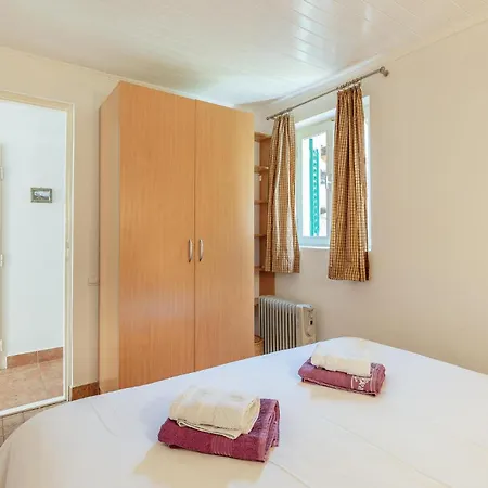 Casa de Férias Stunning In Njivice *