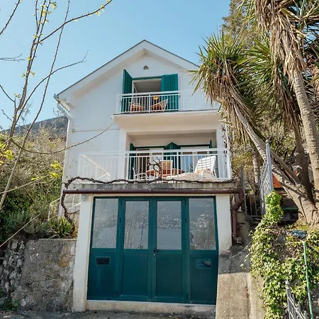 Дом отдыха Stunning In Njivice *