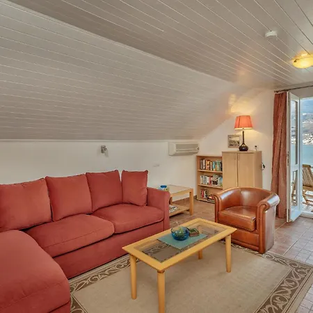 Stunning In Njivice *